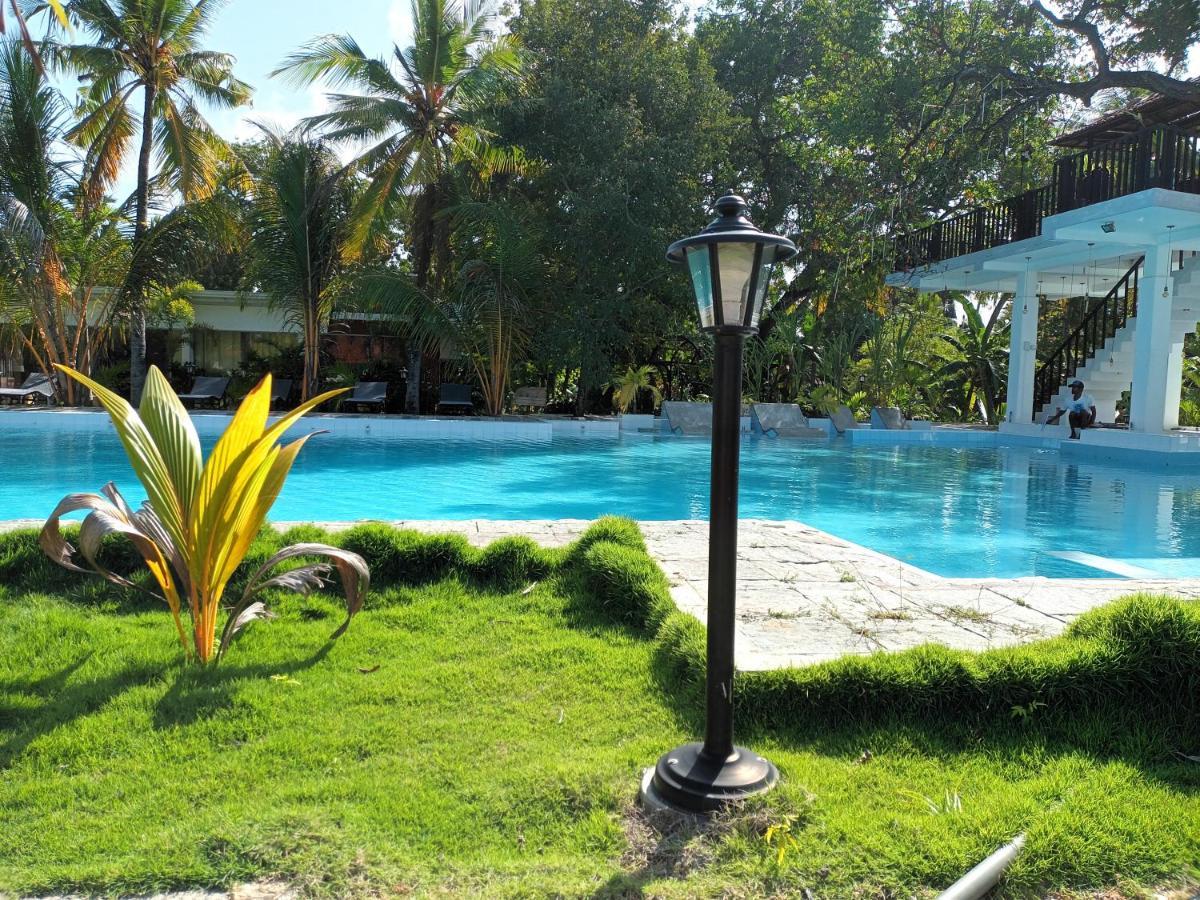 Lucky Beach Resort Trincomalee Εξωτερικό φωτογραφία