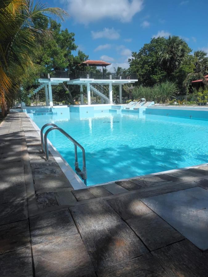 Lucky Beach Resort Trincomalee Εξωτερικό φωτογραφία