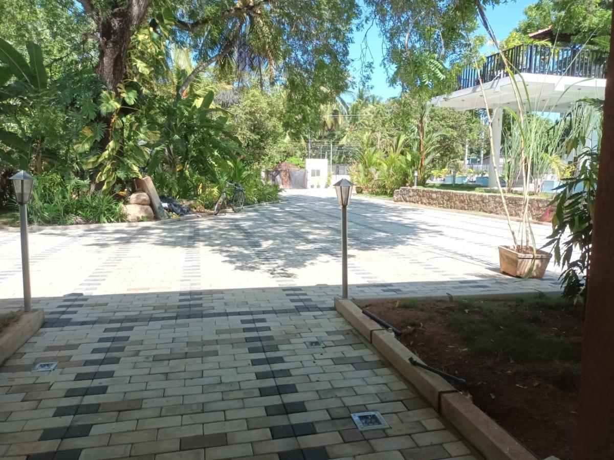 Lucky Beach Resort Trincomalee Εξωτερικό φωτογραφία