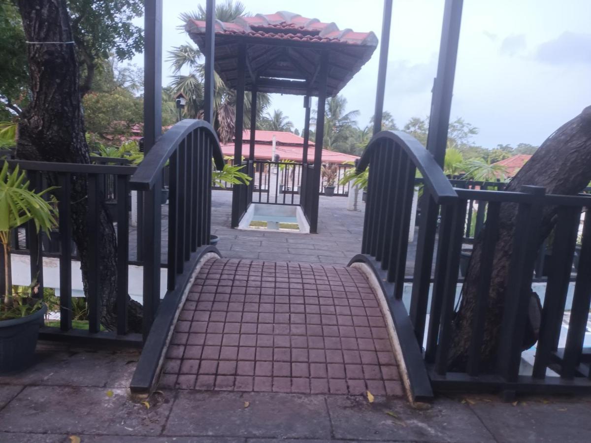 Lucky Beach Resort Trincomalee Εξωτερικό φωτογραφία