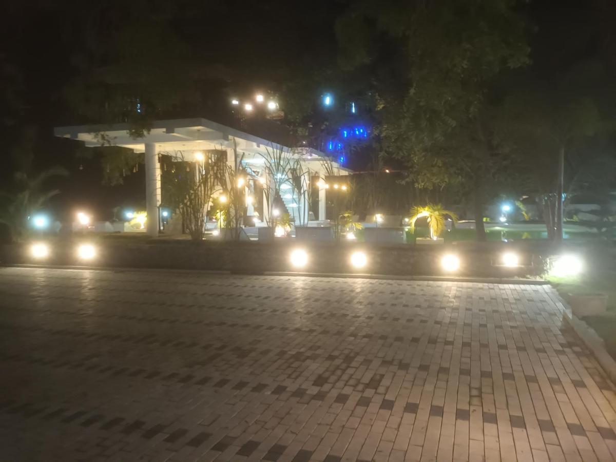 Lucky Beach Resort Trincomalee Εξωτερικό φωτογραφία