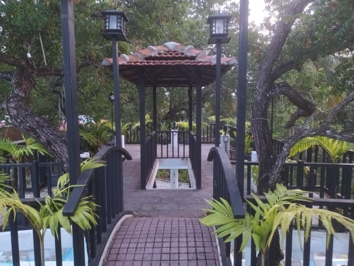 Lucky Beach Resort Trincomalee Εξωτερικό φωτογραφία