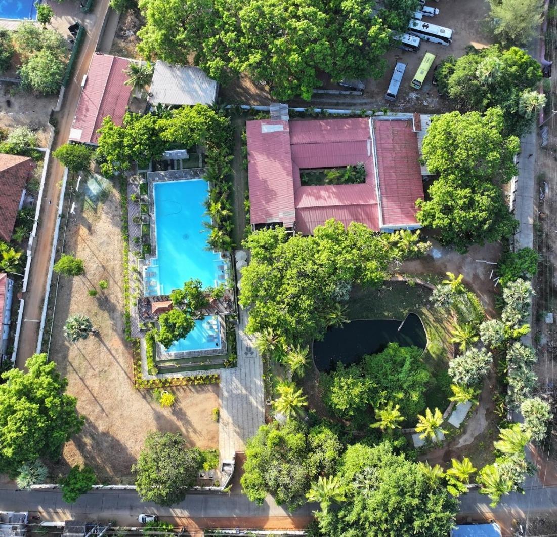 Lucky Beach Resort Trincomalee Εξωτερικό φωτογραφία